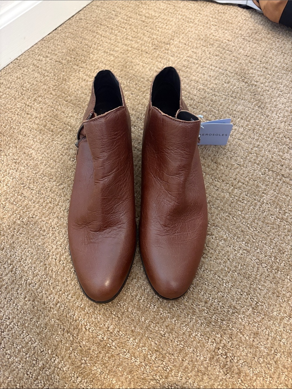 AEROSOLES Men’s Chestnut Brown Leather Chukka Boots